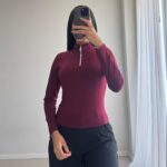 CAMISETA MEDIO CIERRE PICO