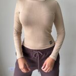 CAMISETA APLIQUE “M” SOFT