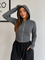 Campera entallada con capucha darlon